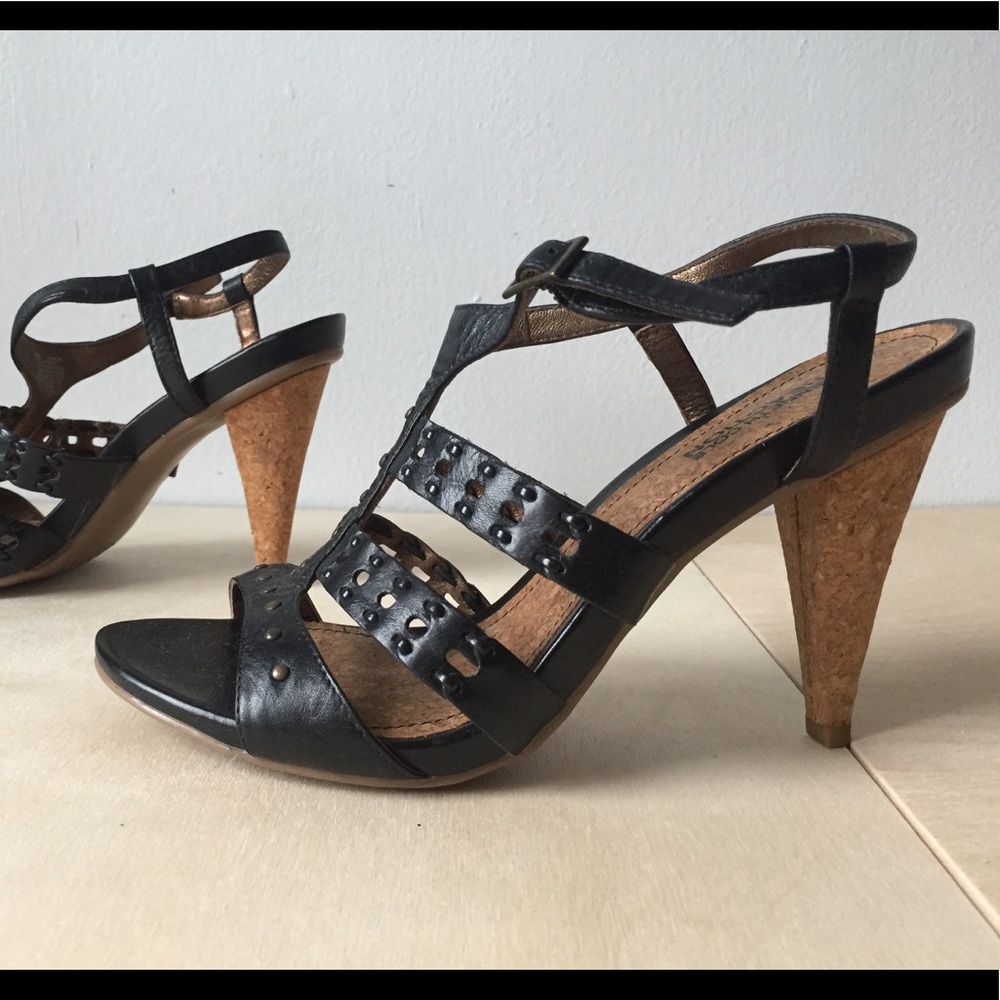 Kenneth Cole black studded cork heels